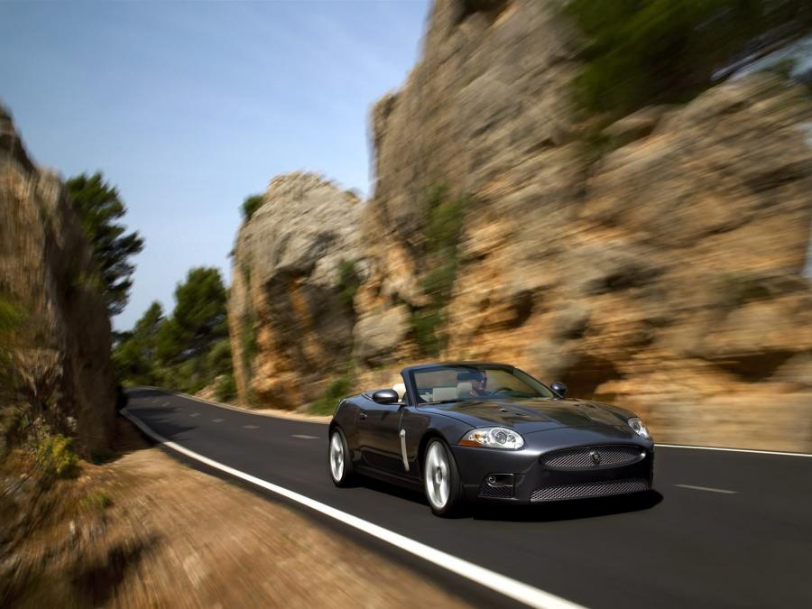  Jaguar XKR Convertible 2007 года  (фото 37 из 52)